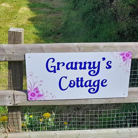 Granny'S Cottage, A Lovely Lakeside Cottage Донегол Экстерьер фото